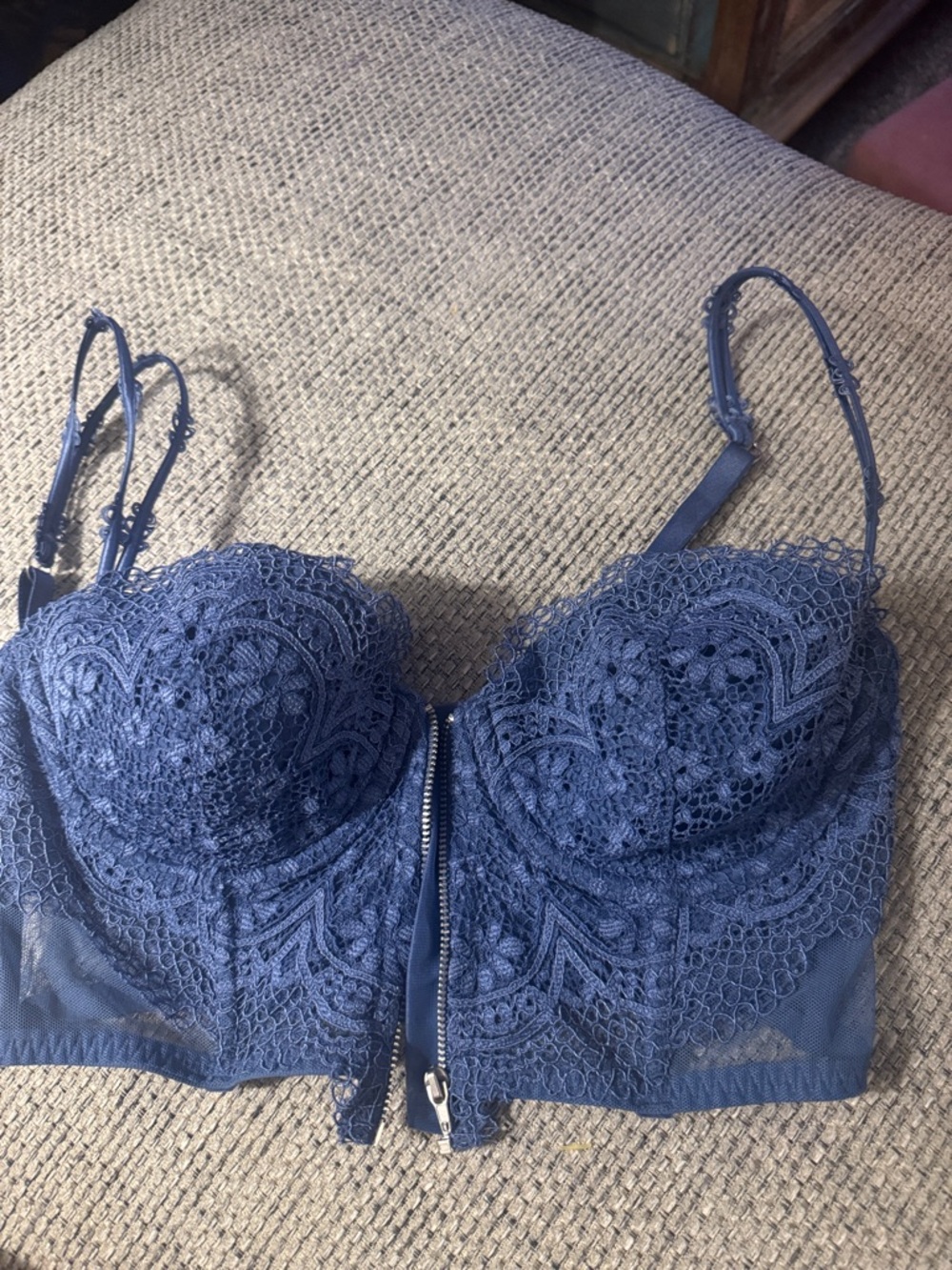NWT VS Lace Front-Zip Longline Bralette - blue 34D